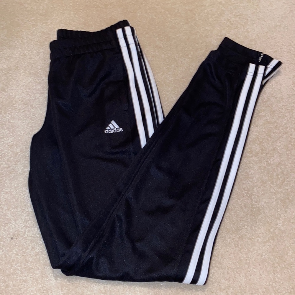Adidas joggers. Size small. Good condition